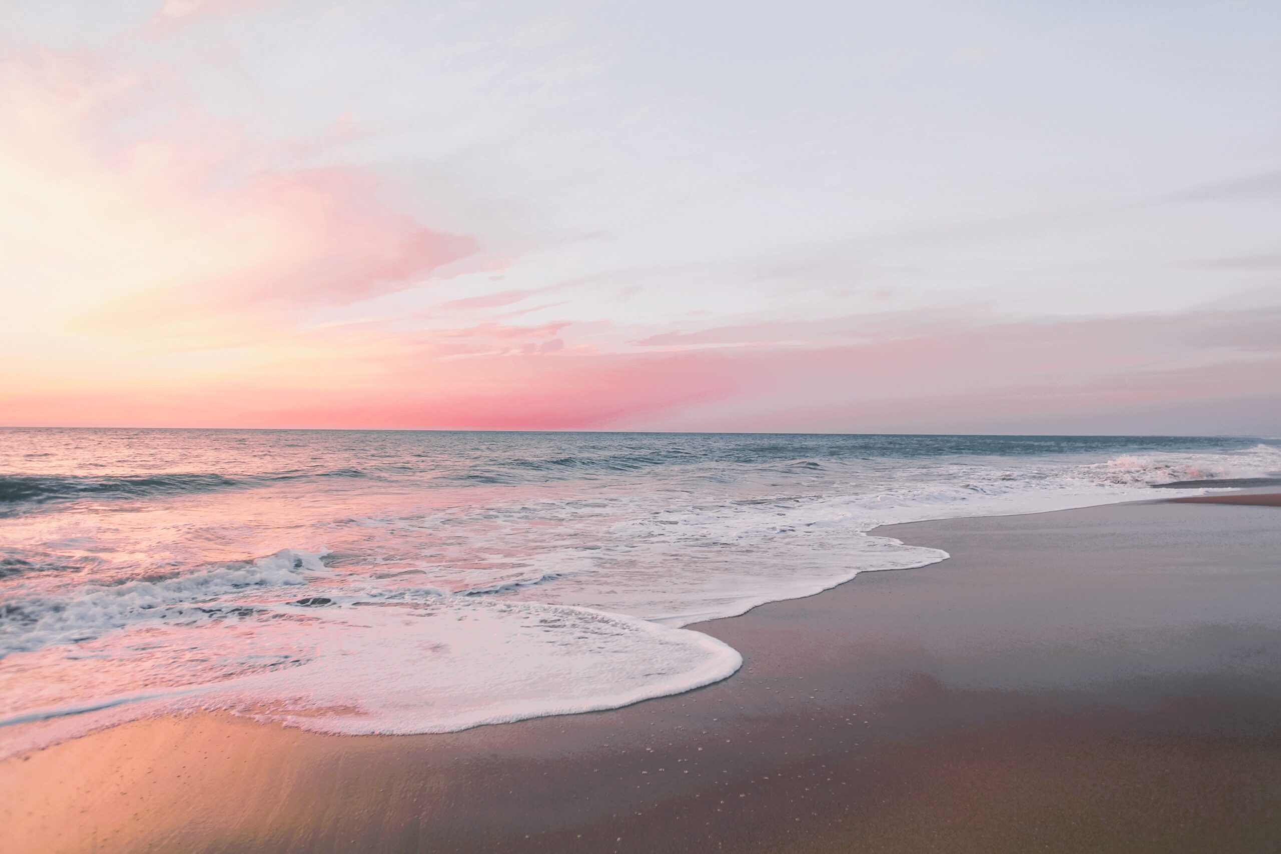 beautiful-shot-colorful-sunset-beach